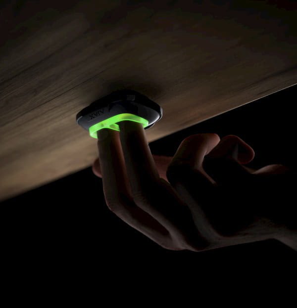 DouBle Button onder bureau